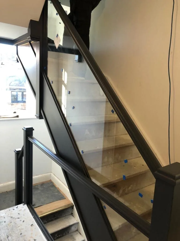 Glass balustrade installation
